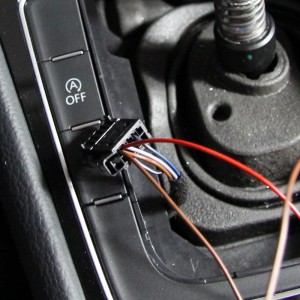 VW T-Roc Typ A1 with cable